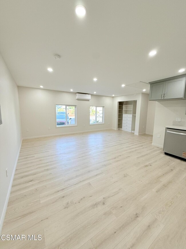 Building Photo - 397 Nueve Ct