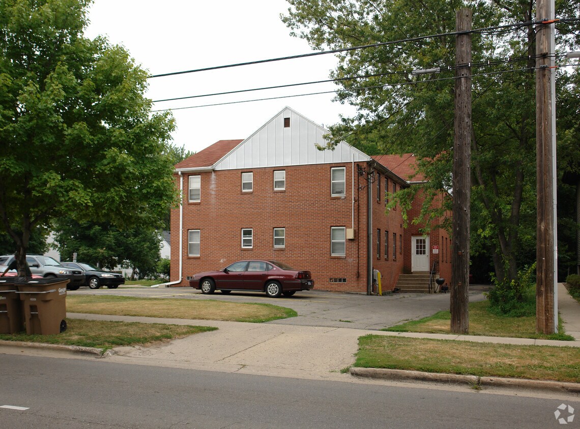 Building Photo - Lilac Apartments