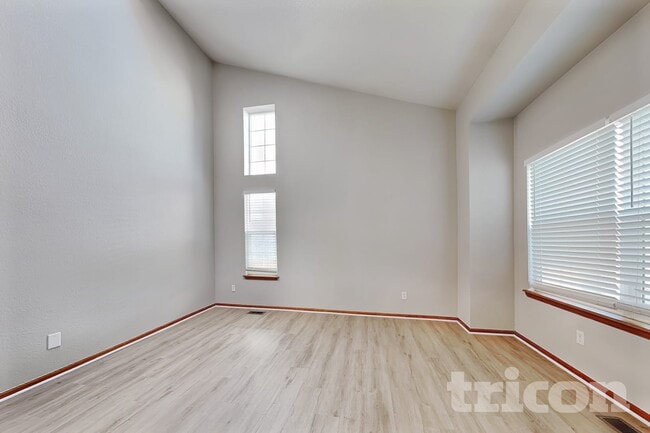 Building Photo - 446 W 116th Pl