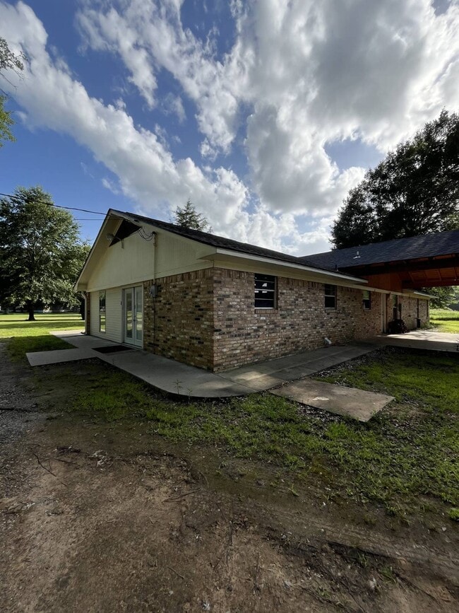 Building Photo - 1773 Spinks Chapman Rd