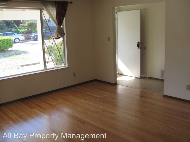 Building Photo - 3 br, 2 bath House - 3250 Ridge Crest Ct.