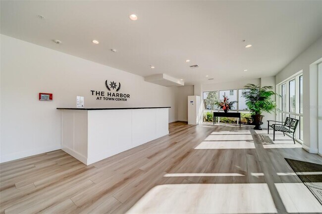 Foto del edificio - 300 150th Ave