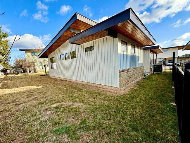 Building Photo - 416 Starlight Vlg Lp