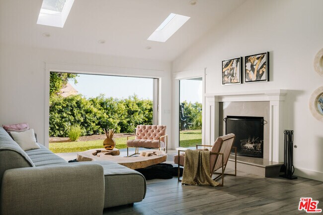 Building Photo - 18013 Sea Reef Dr