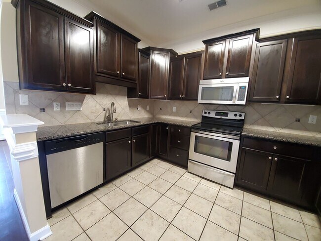 Foto del edificio - 1306 Braybrooke Pl