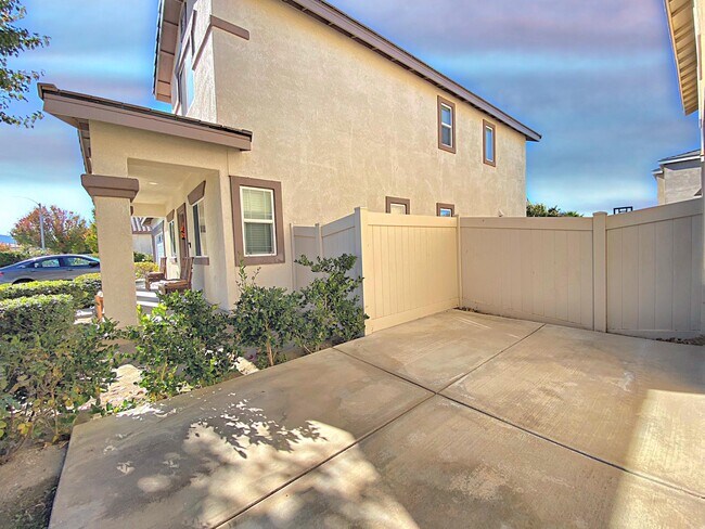 Building Photo - 37145 Populus Ave