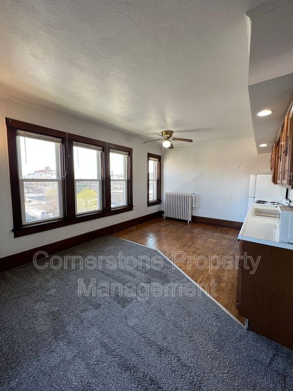 Building Photo - 910 2nd Ave N