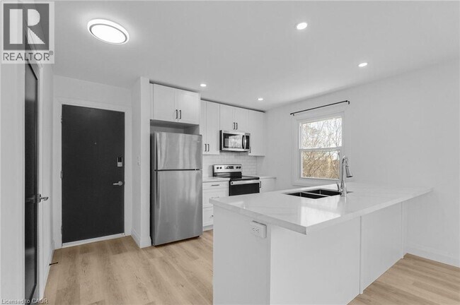 Photo du bâtiment - 51 Dundas St E