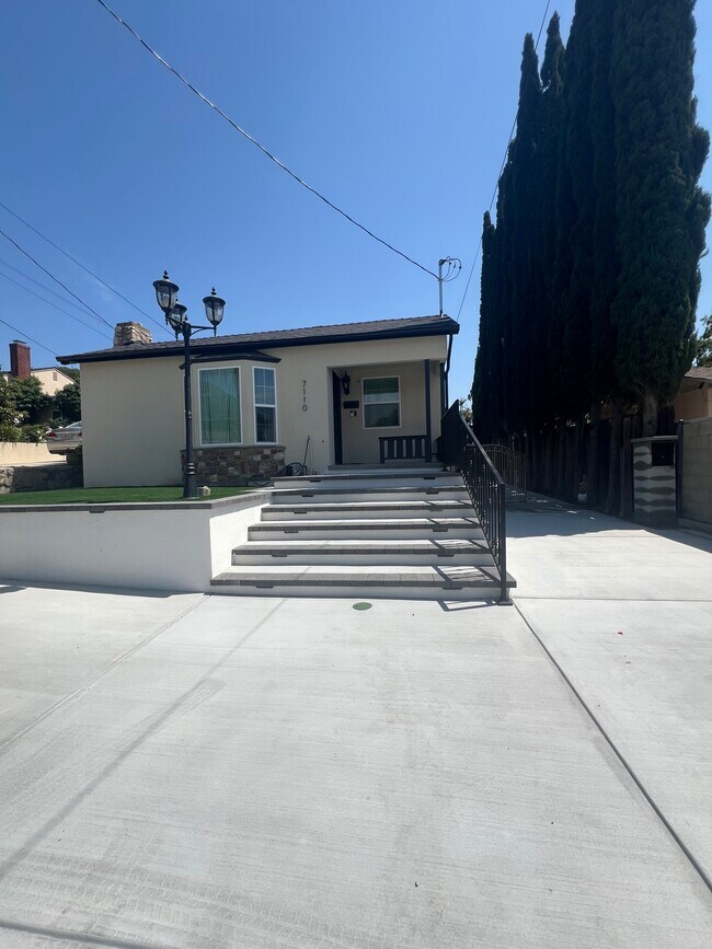 Foto del edificio - 7110 Summitrose St