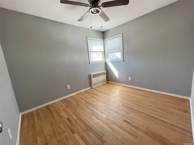 Building Photo - 206 Hunnewell Ave