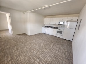 Building Photo - 1120 Montana St