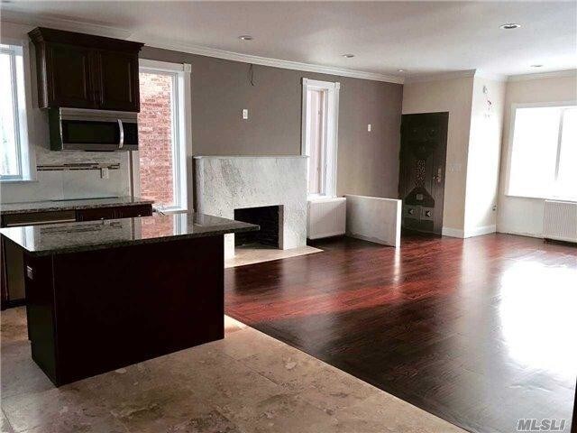 Foto del edificio - 6803 Clyde St