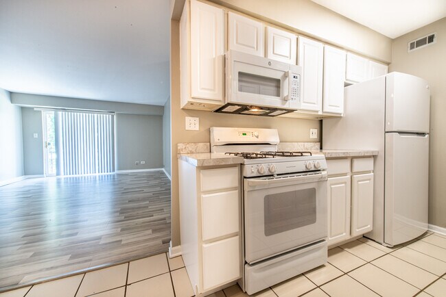 Building Photo - 1505 N Windsor Dr
