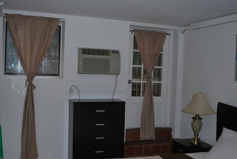 Primary Photo - 165 East 89th Street