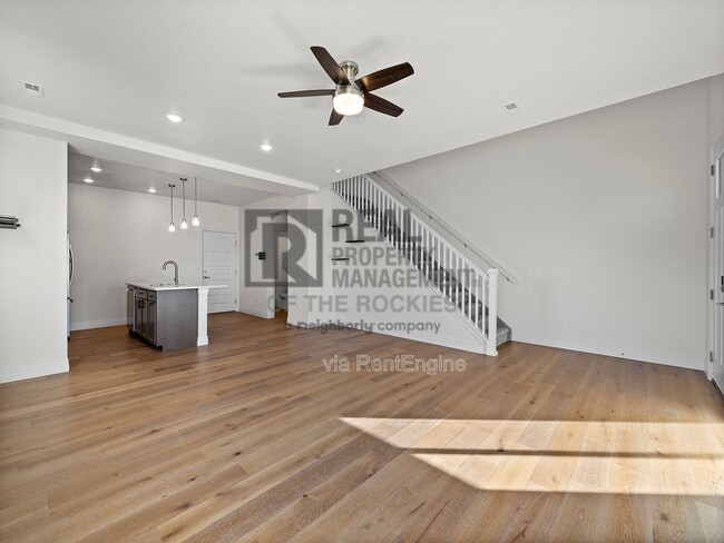 Foto del edificio - 1203 Bon Homme Richard Dr