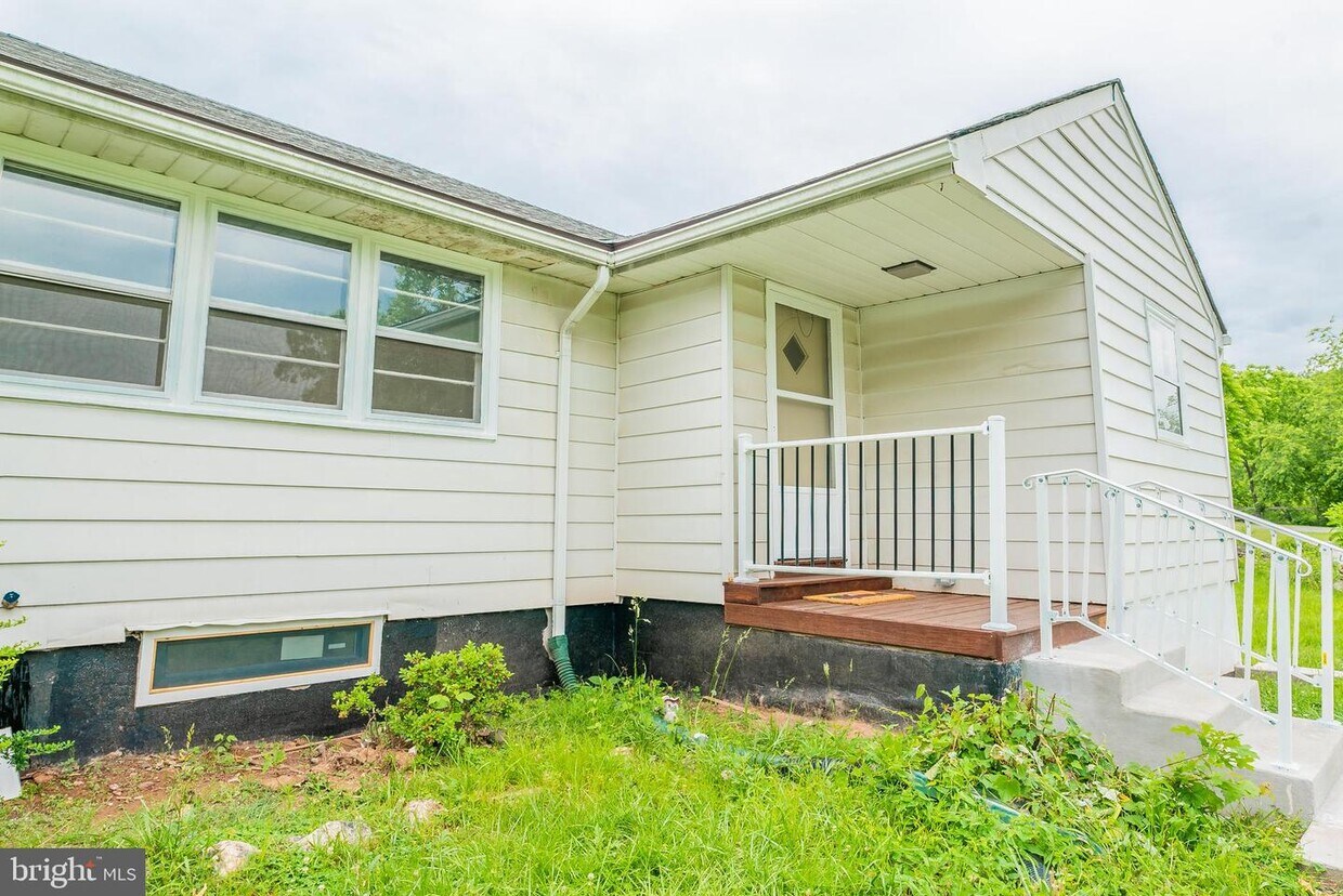 Primary Photo - 24351 Arcola Mills Dr