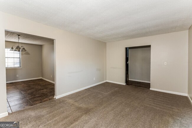 Foto del edificio - 2327 Cherokee Valley Dr