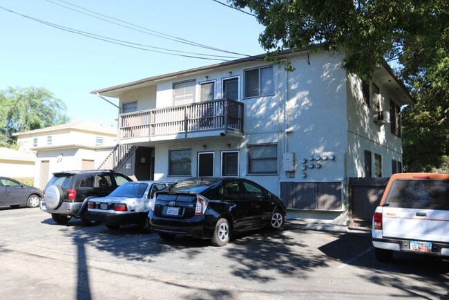 Foto del edificio - 2200 W Victory Blvd