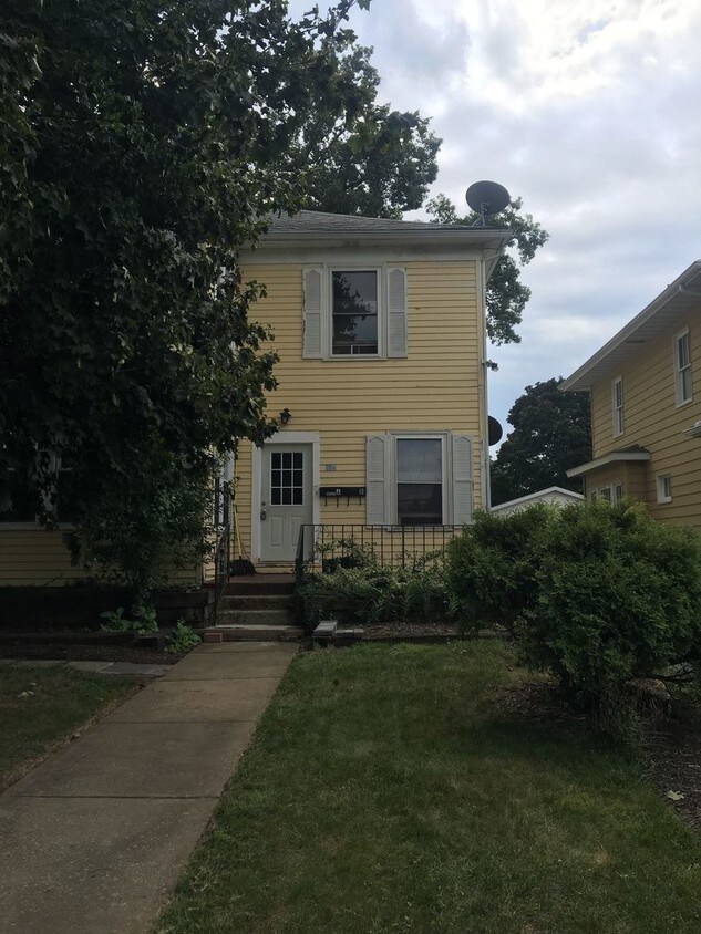 116 E Garfield Ave, New Castle, PA 16105 Condo for Rent in New Castle