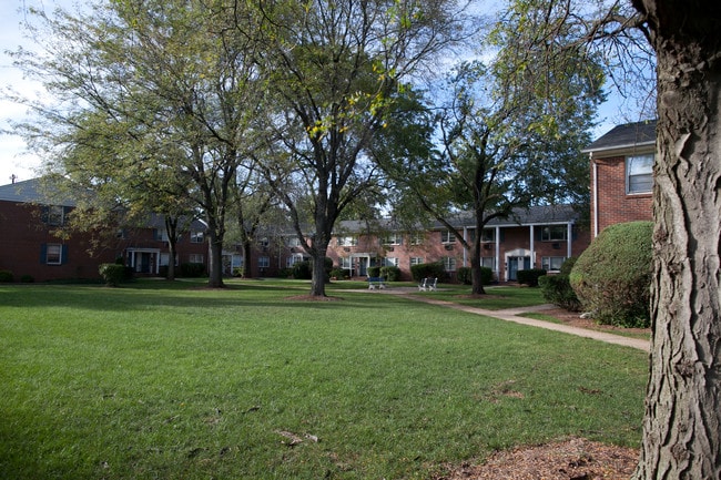 Building Photo - Hunterdon Mews