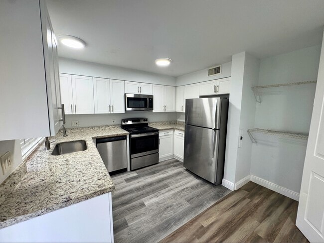 Foto del edificio - 4501 Treehouse Ln