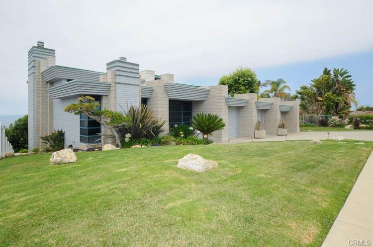 Primary Photo - Custome Built Home With Ocean Views