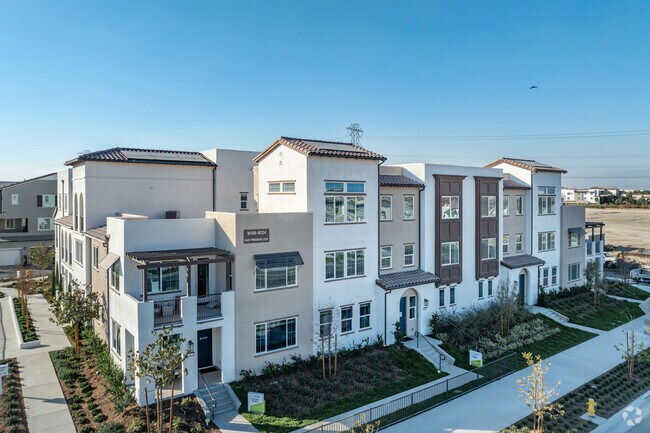 Building Photo - Cedar Row