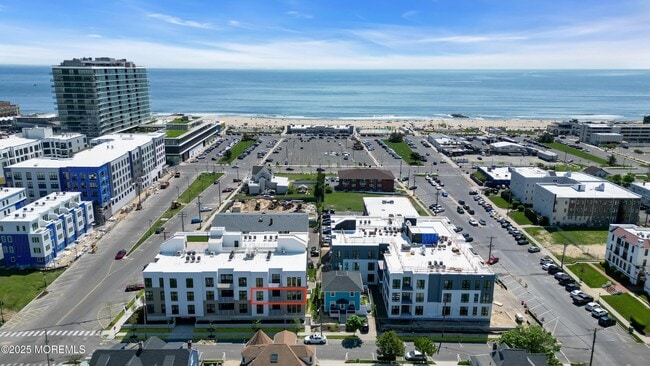 Building Photo - 218 3rd Ave