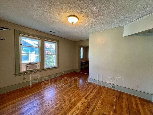 Foto del edificio - 330 Hillside St