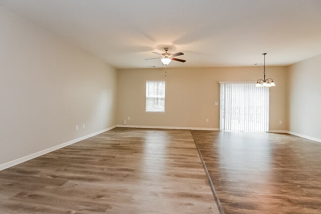 Building Photo - 13 Easy Goer Ct