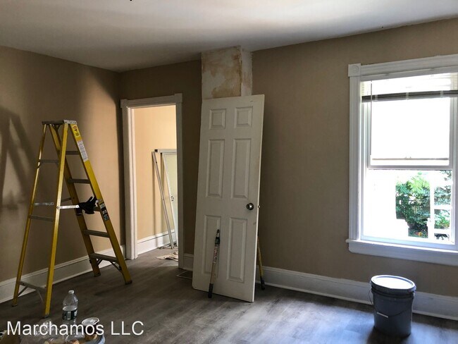 Foto del edificio - 2 br, 2 bath House - 825 Beatty St.