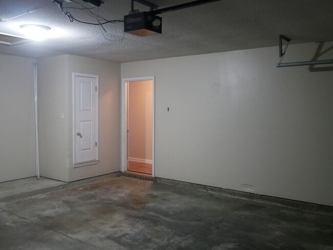 Foto del edificio - 7747 Mary Payton Dr