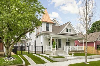 Building Photo - 929 Sanders St