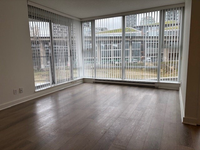 Building Photo - 501-583 Beach Crescent