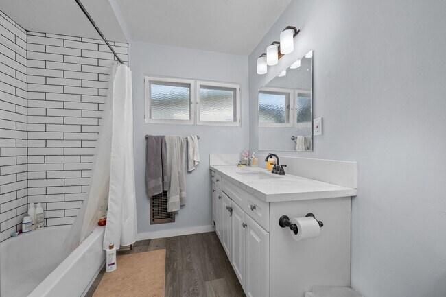 Foto del edificio - 6233 Mary Ln Dr