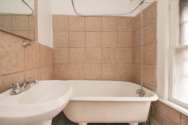 Foto del edificio - 7415 Elton Ave