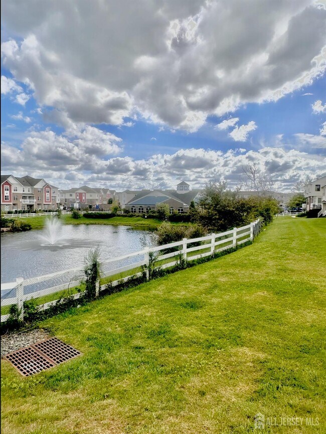 Foto del edificio - 790 Harbortown Blvd