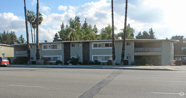 Building Photo - Rowland Palms