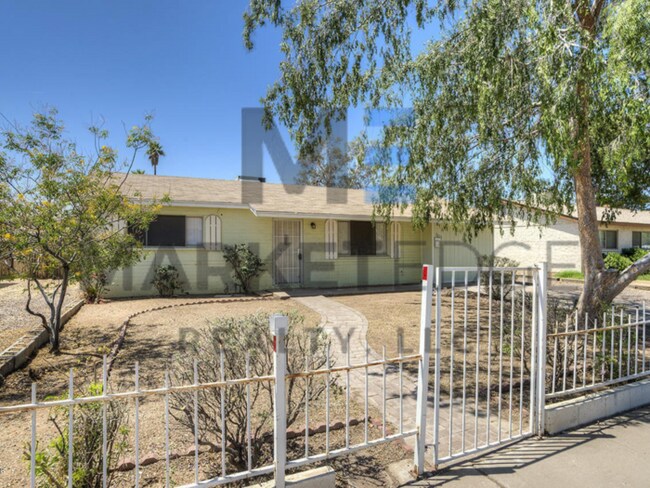 Foto del edificio - 3Bed/1Bath House at 35th/Cactus! $1499 MOV...