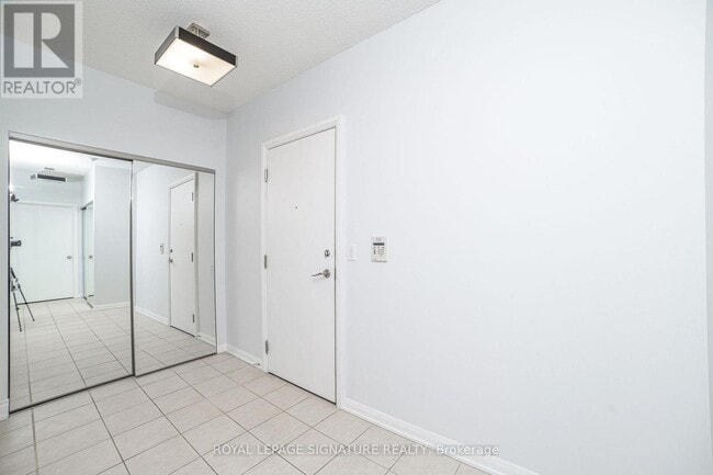 Building Photo - 11 Soho St