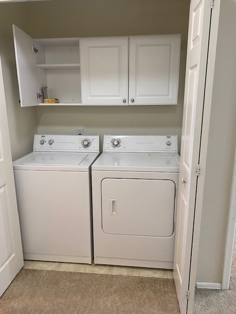 Laundry Hook Ups Full Size - 843 E Cedar Ct
