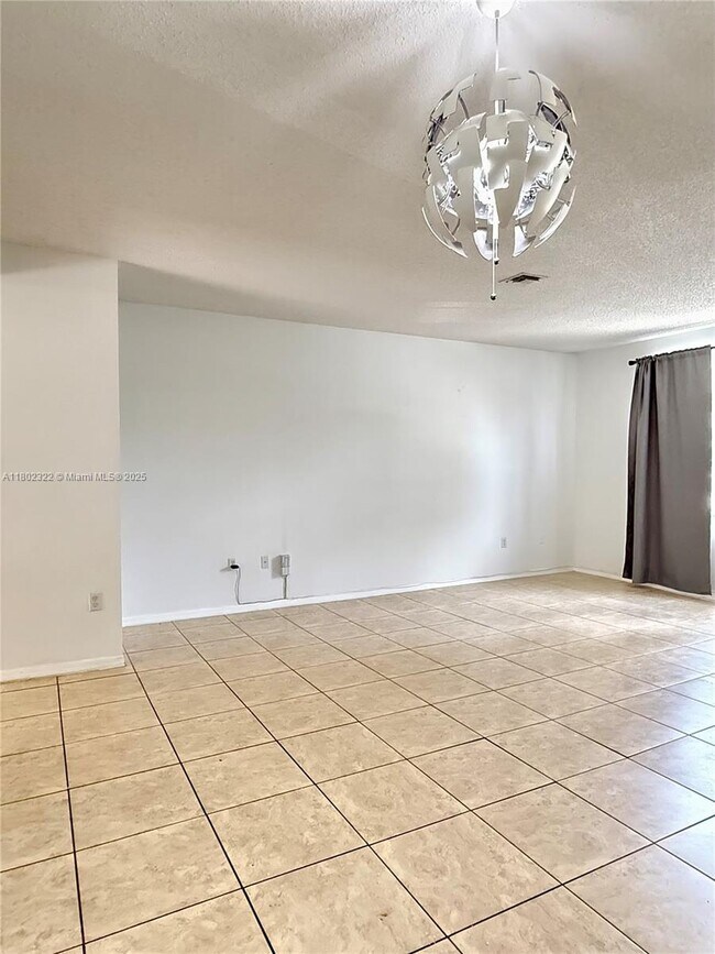 Foto del edificio - 947 NE 42nd Terrace