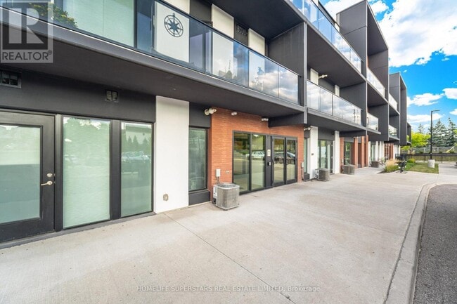 Photo du bâtiment - 5 Wake Robin Dr