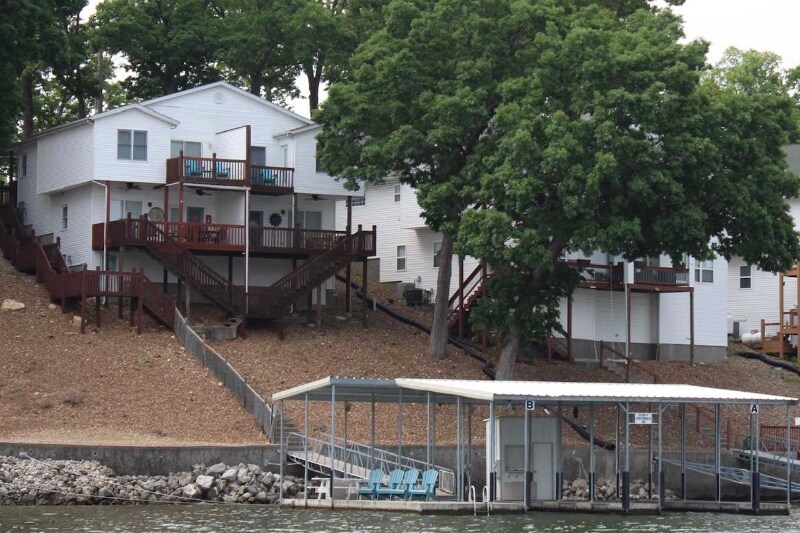 34 Cherokee Ct, Pawhuska Township, MO 65049 Townhome Rentals in