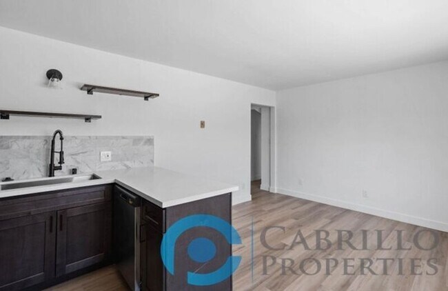 Foto del edificio - 207 E 1st St