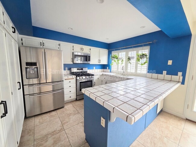 Building Photo - 8901 Serapis Ave