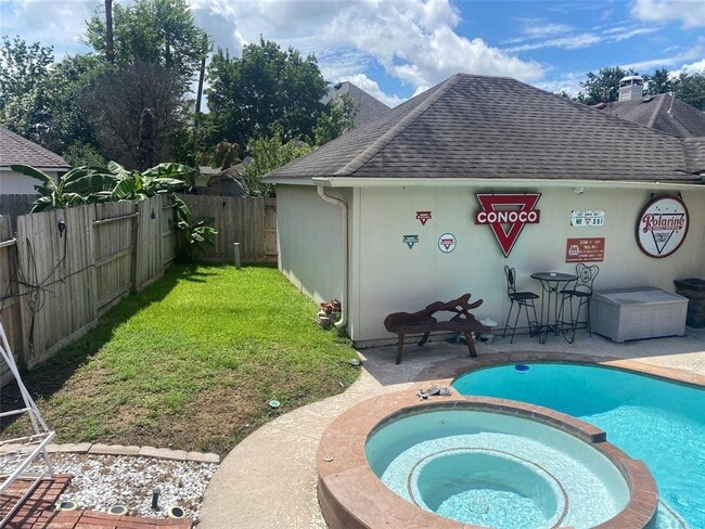 Building Photo - 12223 N Shadow Cove Dr