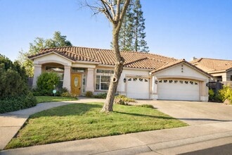 Building Photo - 2932 Cameron Dr