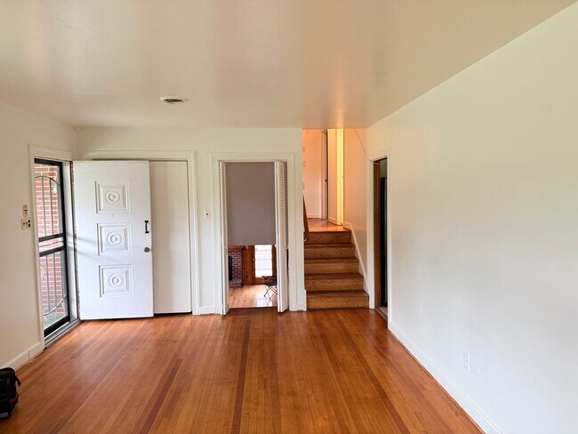 Foto del edificio - 7381 Barnette Ave