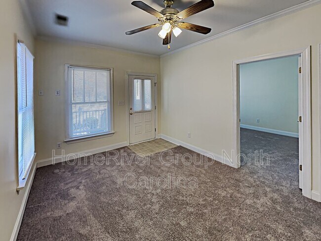 Building Photo - 1810 Evans Dr
